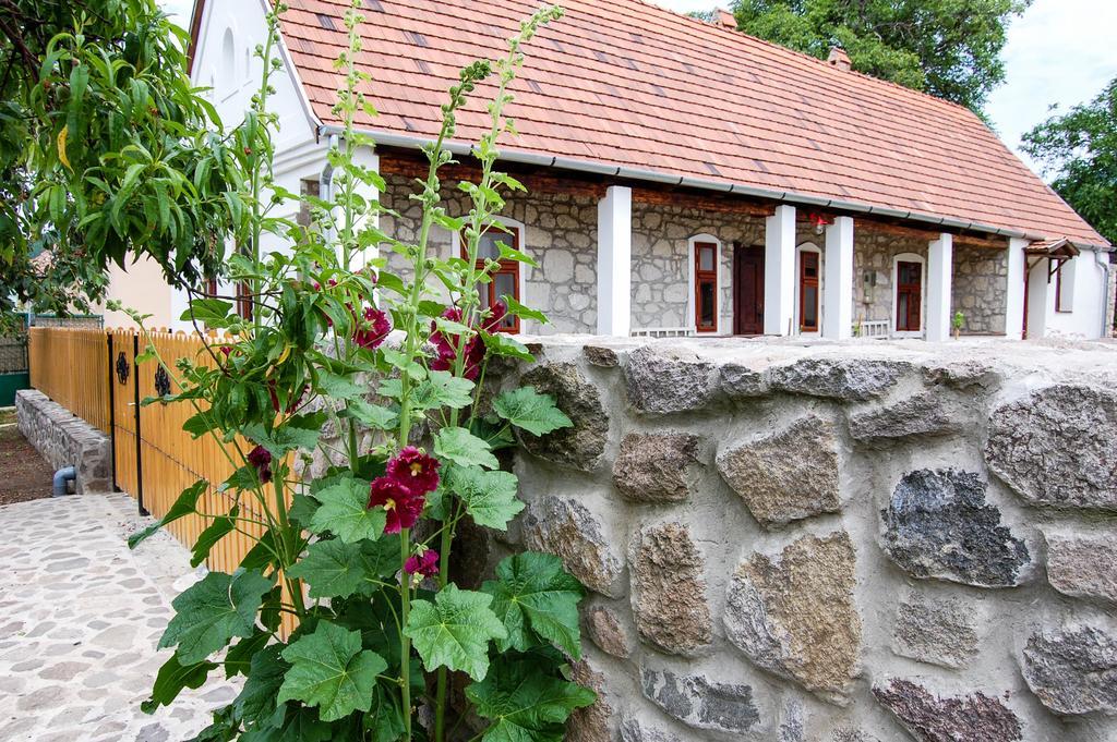 Vitamin B63 Vendeghaz Boldogkovaralja Buitenkant foto